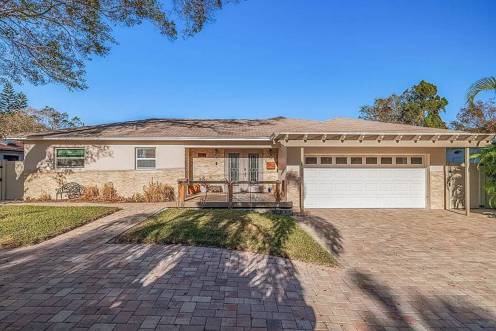 7039 Hibiscus Ave S — exterior photo