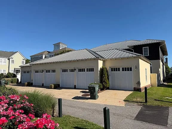 4635 Pleasant Ave #3 — exterior photo
