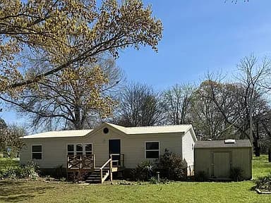 15921 Oak St — exterior photo