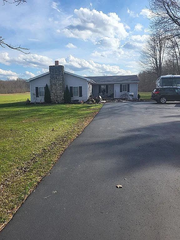 5961 W State Road 56 — exterior photo