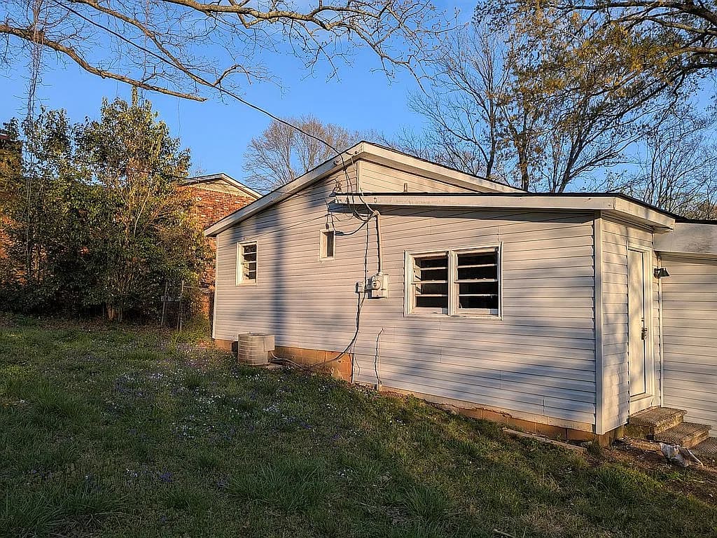 111 Adair Dr — exterior photo