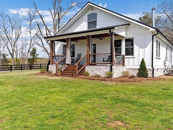 230 Horseshoe Rd — exterior photo