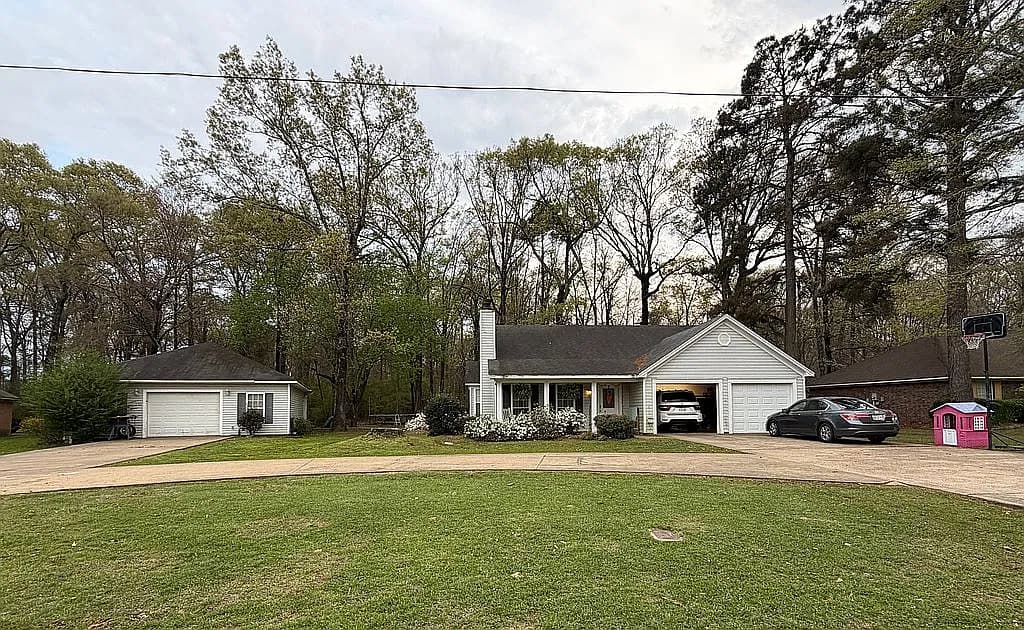 10050 Arkansas St — exterior photo