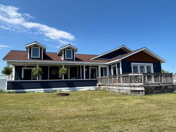 2210 E Lola Ln — exterior photo