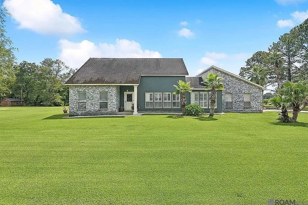 10037 Ginger Place Dr — exterior photo