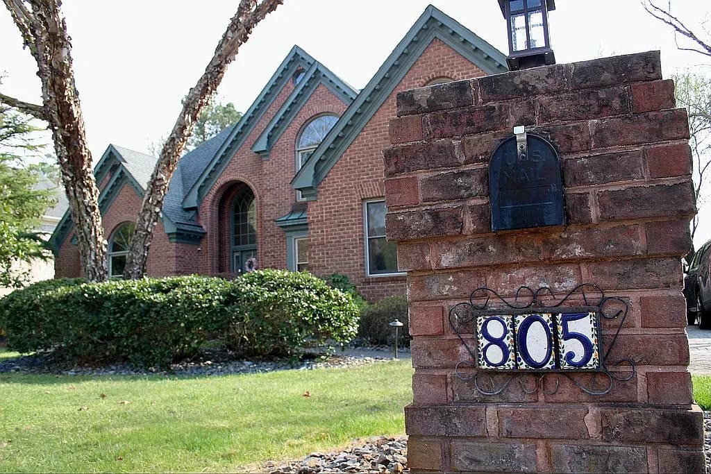 805 River Strand — exterior photo