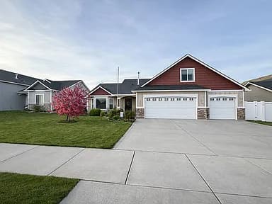 531 Clinton Dr — exterior photo