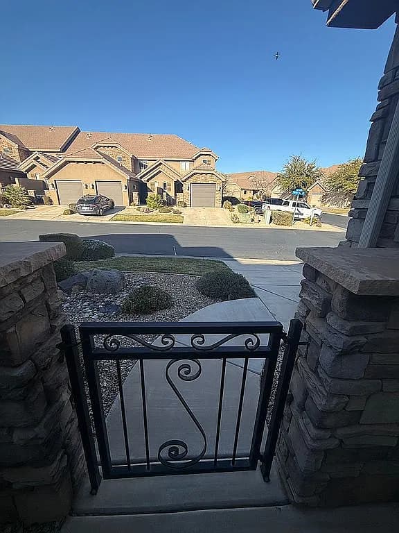 4222 E Torrey Pines Dr — exterior photo