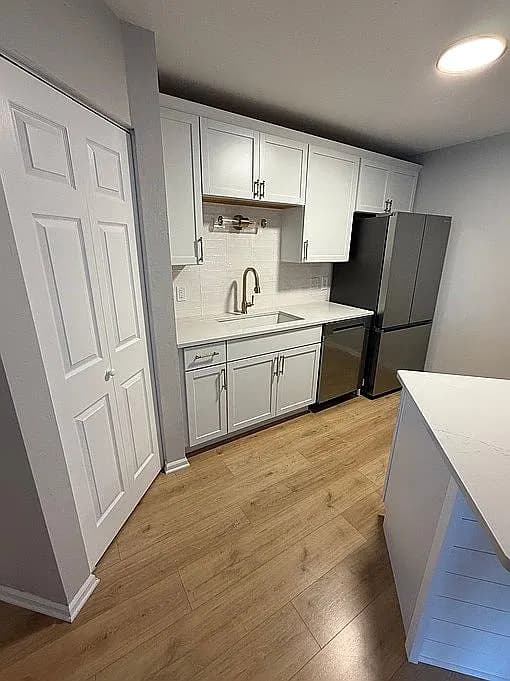 410 1st St SE APT 105 — exterior photo
