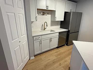 410 1st St SE APT 105 — exterior photo