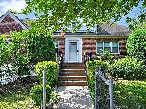 60 Sterling Ave — exterior photo