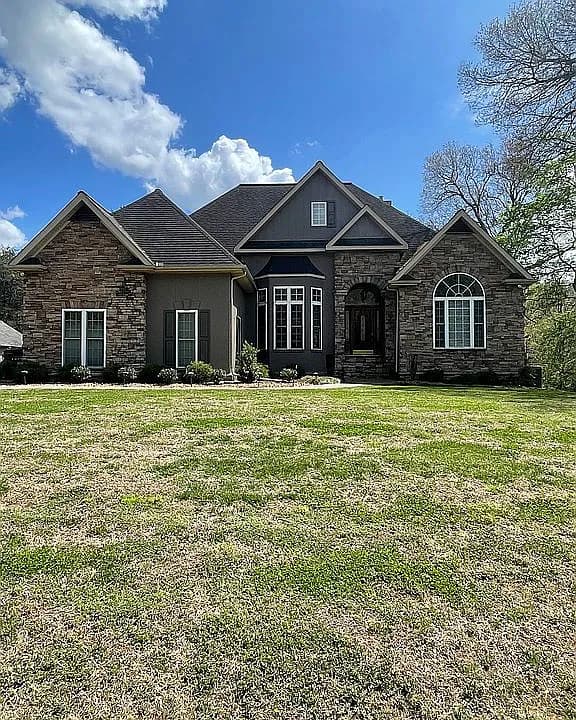 25 W Laurel Ave — exterior photo