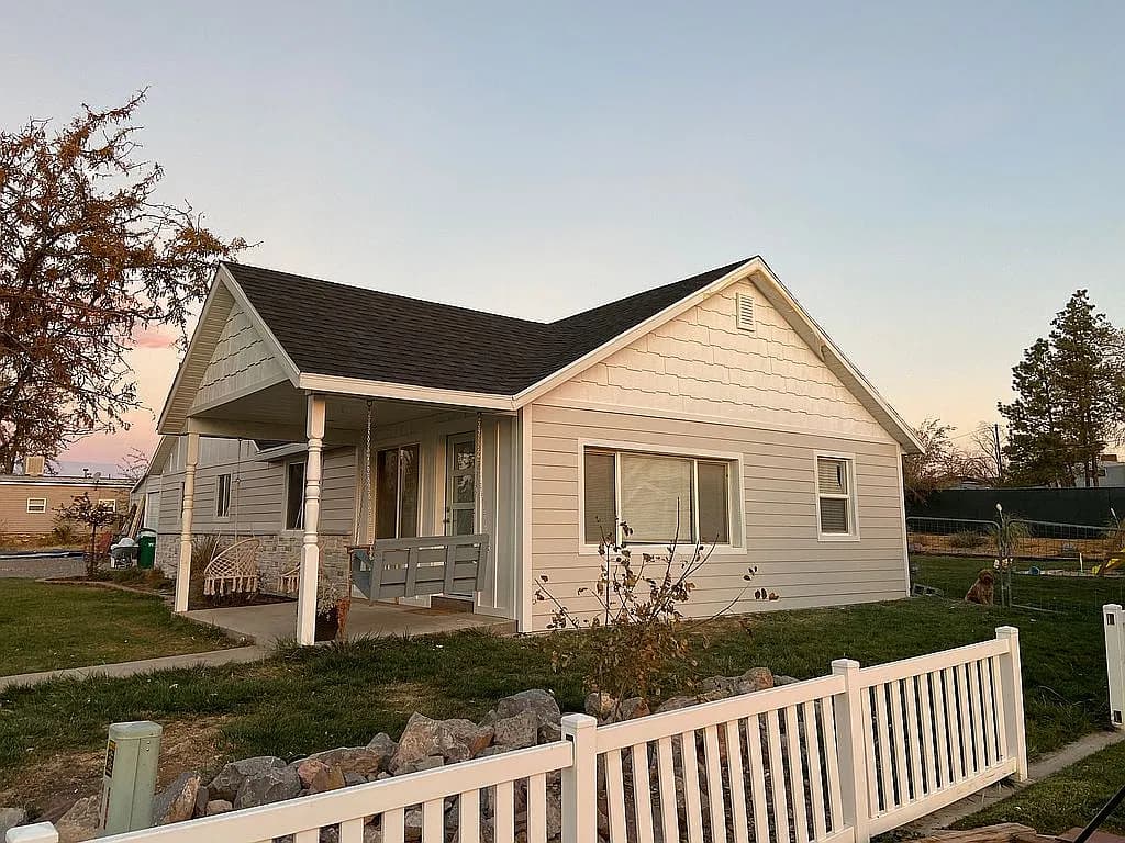 412 W Center St — exterior photo