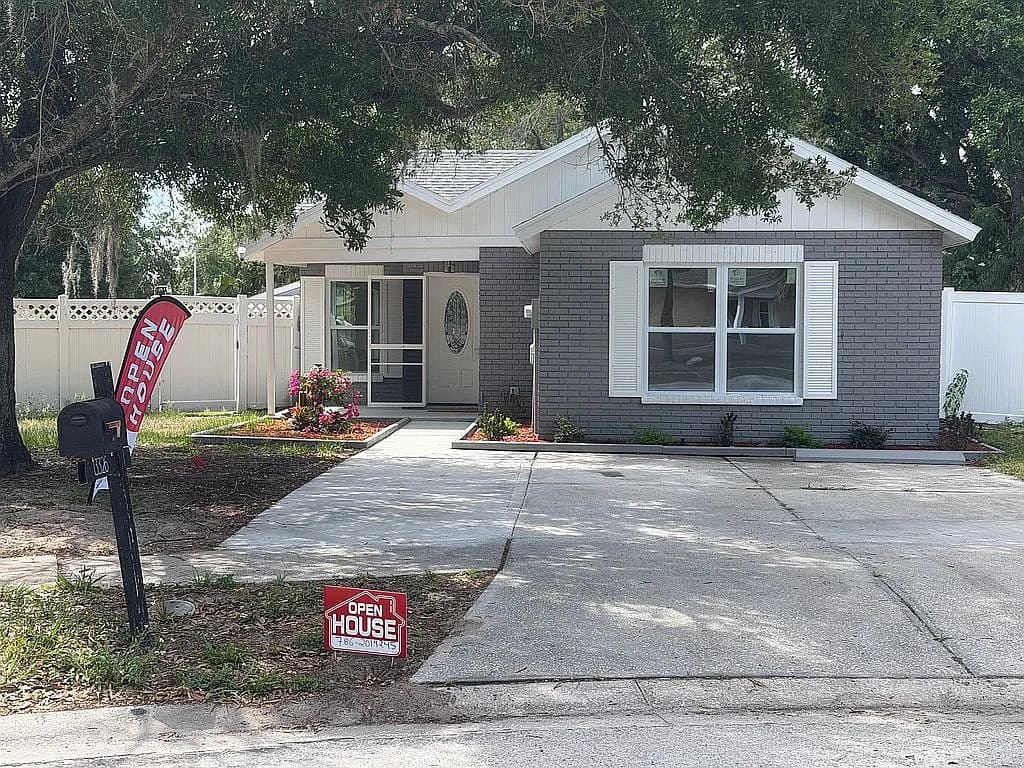 13326 Laraway Dr — exterior photo