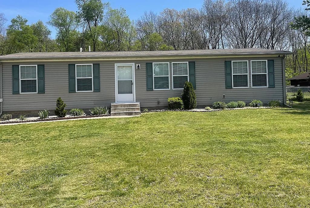 19 Oakwood Dr — exterior photo