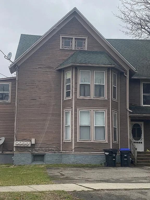55 McMaster St #4 — exterior photo