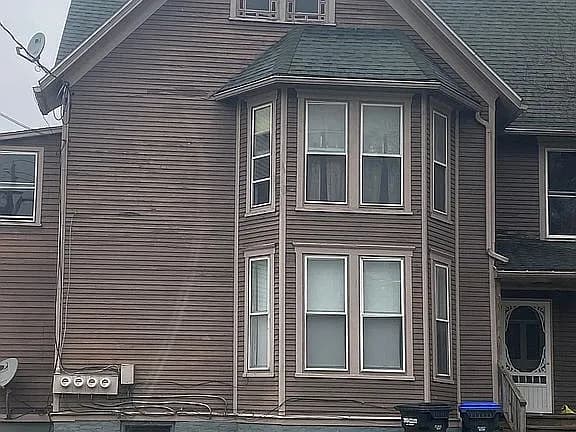 55 McMaster St #4 — exterior photo