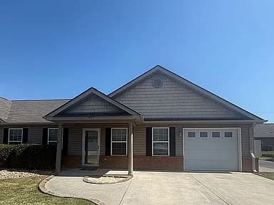 401 Cedar Creek Dr — exterior photo