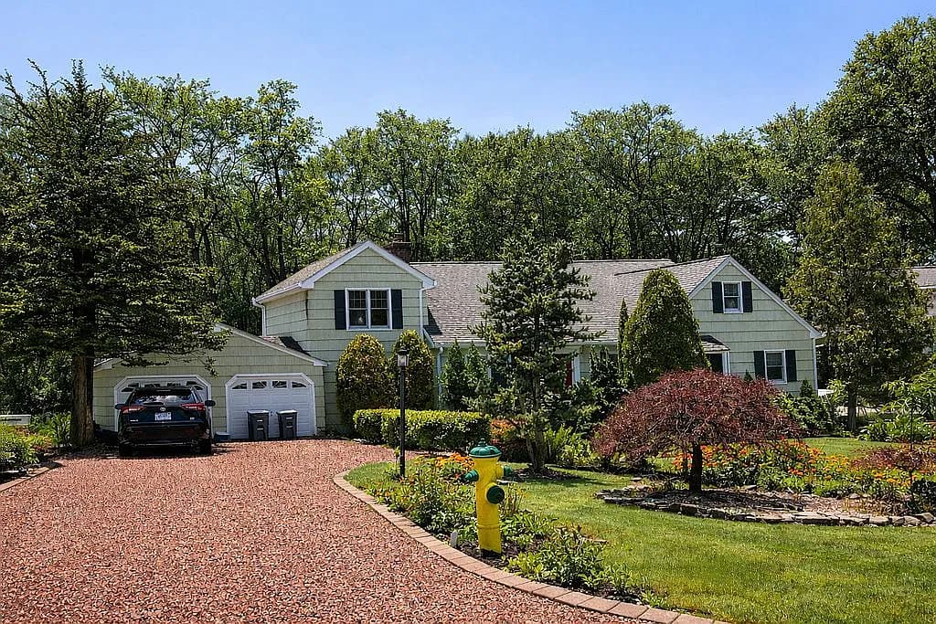 52 Richbell Rd — exterior photo