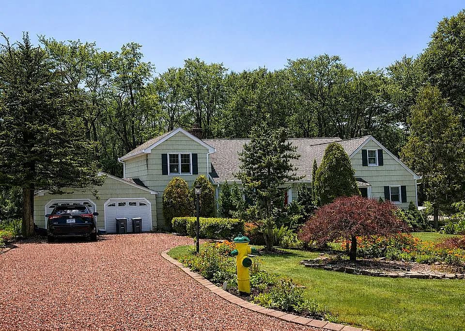 52 Richbell Rd — exterior photo