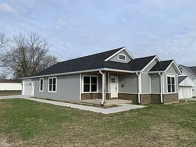 1001 N Carver St — exterior photo