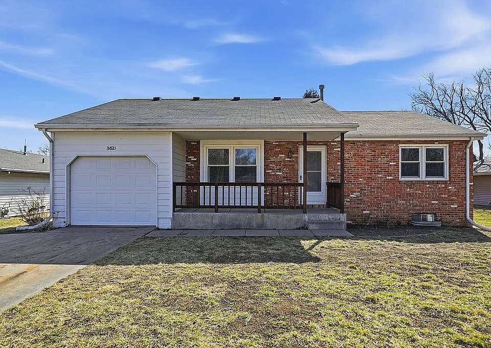 3821 Pioneers Blvd — exterior photo