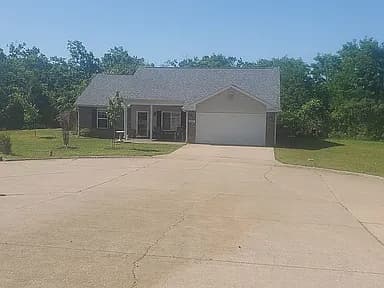 24227 Thistle — exterior photo