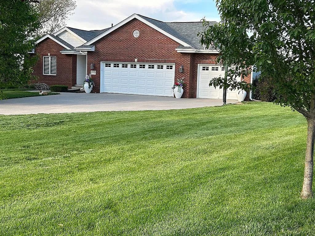 17421 Turnberry Rdg — exterior photo