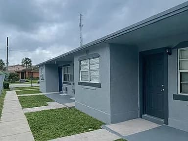 1225 NW 2nd St APT 1-4 — exterior photo