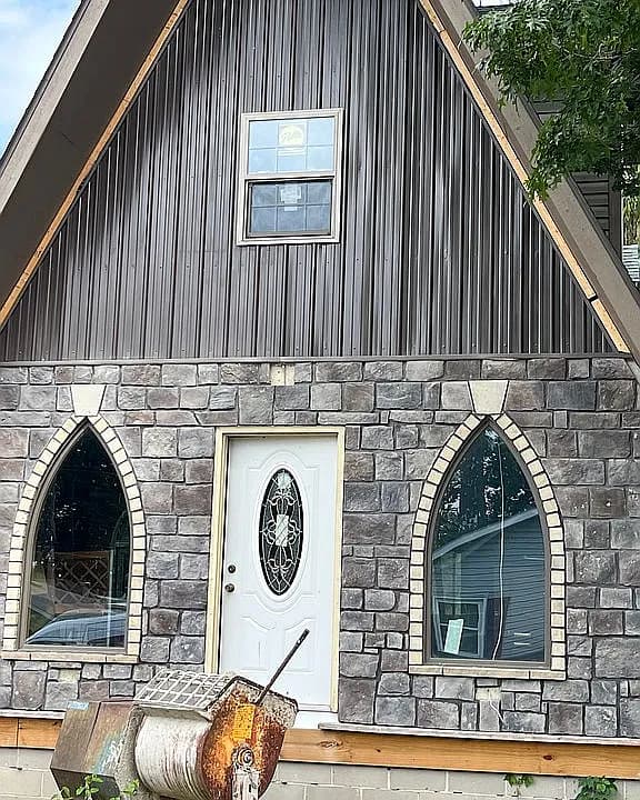 351 Essex Rd — exterior photo