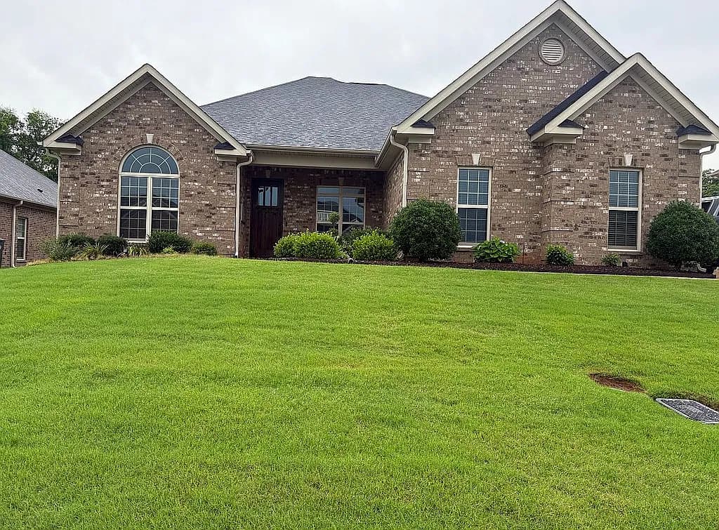 105 Shields Lake Dr — exterior photo