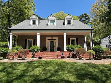 537 Hogan Rd — exterior photo