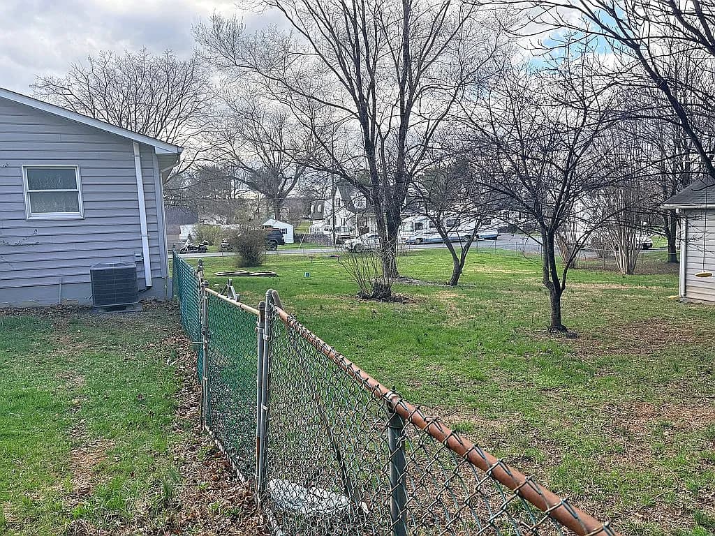 104 Aiken Ln — exterior photo