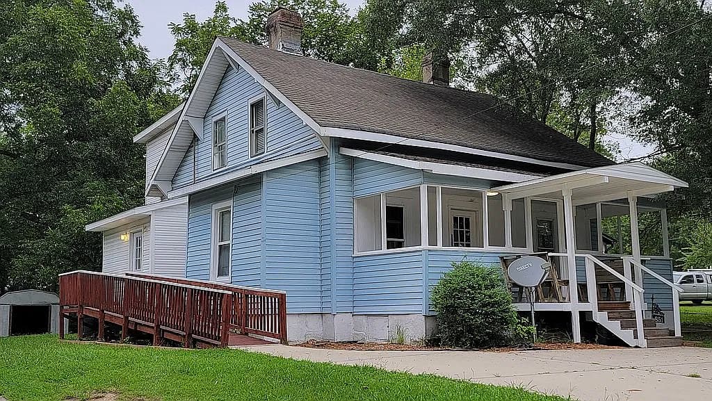 851 Broad Ave — exterior photo