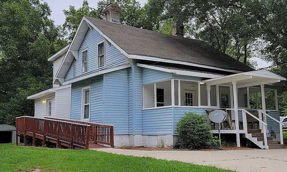 851 Broad Ave — exterior photo