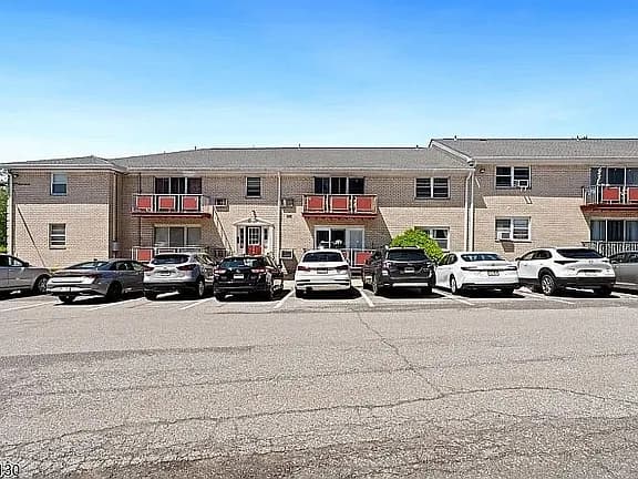 386 Hoover Ave APT 168 — exterior photo