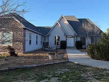 4480 W Lamont Rd — exterior photo