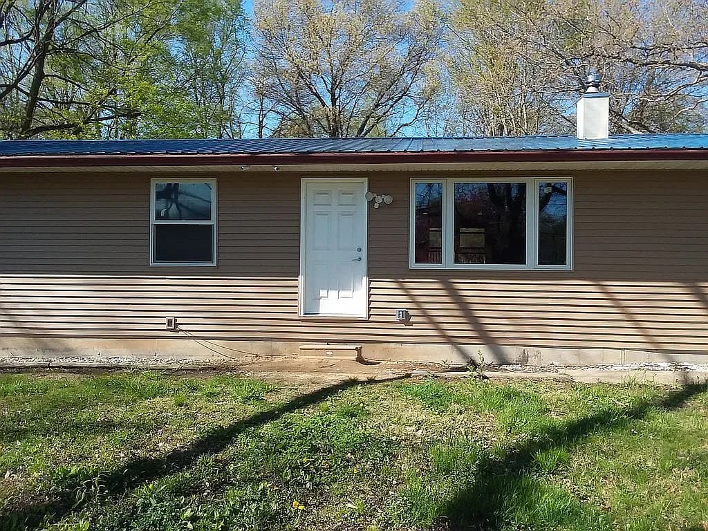 2985 Sand Hill Rd — exterior photo