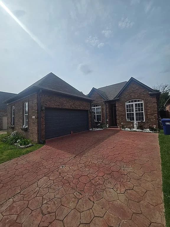 1396 Arbor Lake Dr N — exterior photo