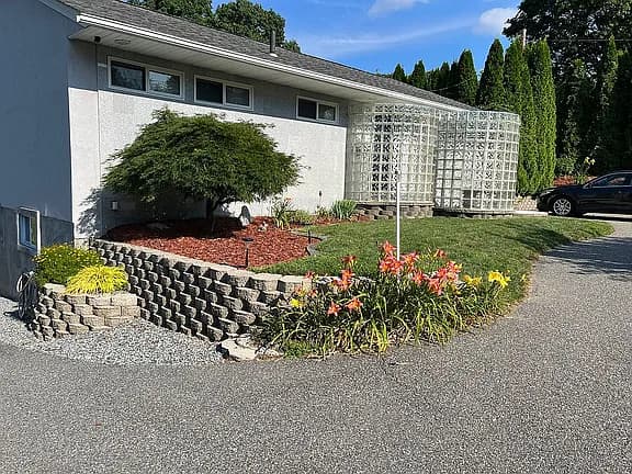 1813 Atwood Ave — exterior photo
