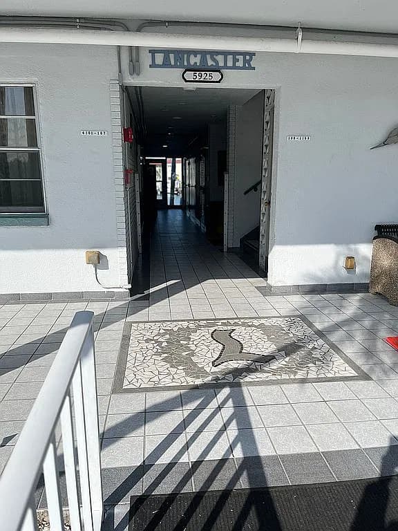 5925 Shore Blvd S APT 515 — exterior photo
