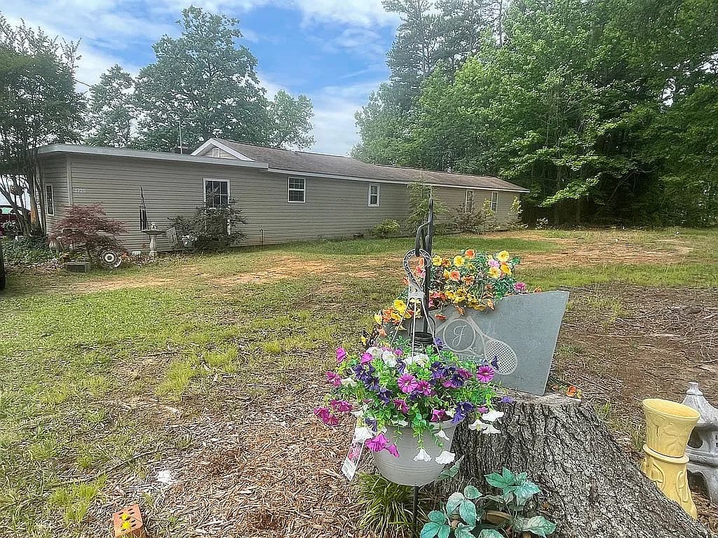 3725 Waterview Ln — exterior photo