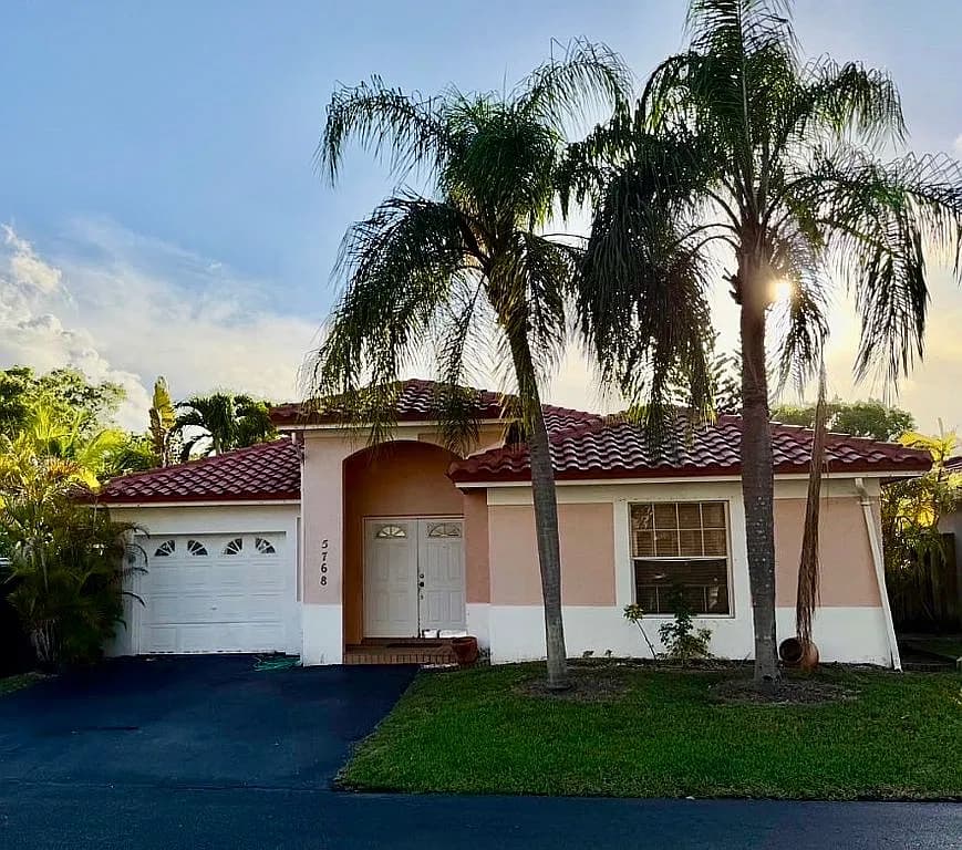 5768 NW 98th Pl — exterior photo