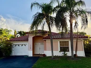 5768 NW 98th Pl — exterior photo