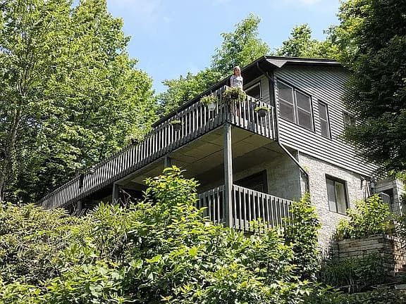 887 Thunder Rd — exterior photo