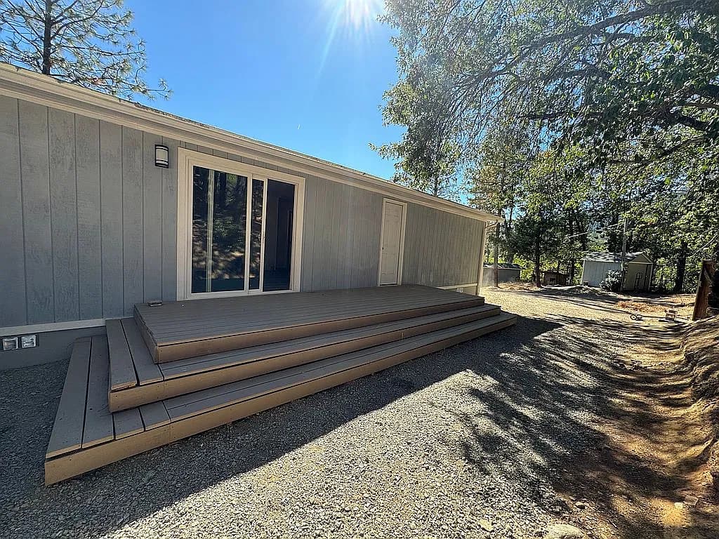 18505 E Evans Creek Rd — exterior photo
