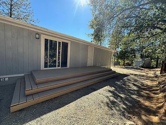 18505 E Evans Creek Rd — exterior photo