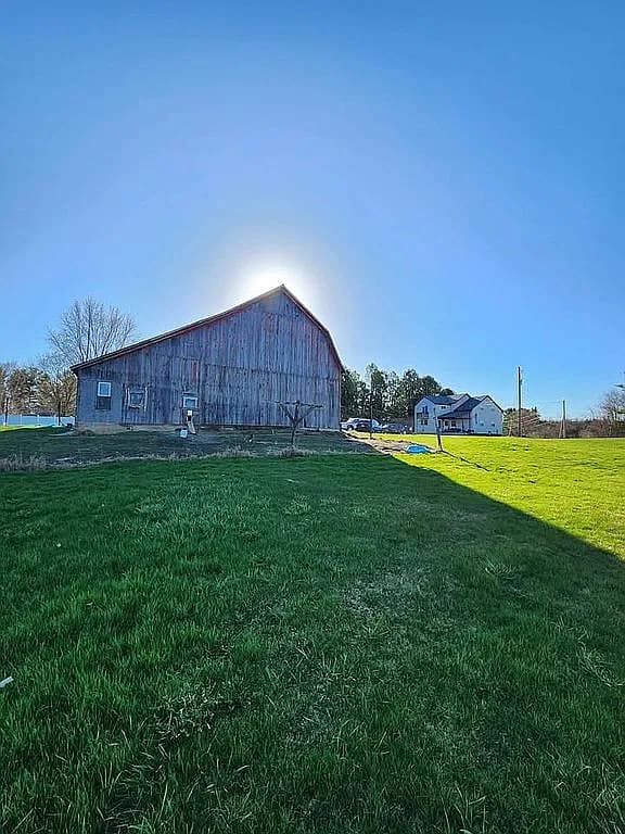 976 Franklin Rd — exterior photo