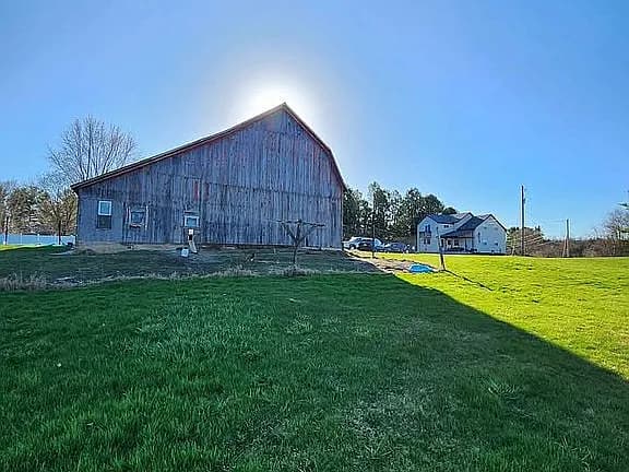 976 Franklin Rd — exterior photo