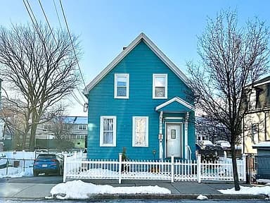 30 Woodlawn St — exterior photo